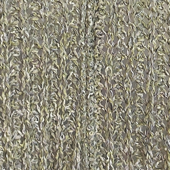 3 for $25- Sadie & Sage Moss Green Top, Size Small - Picture 11 of 12